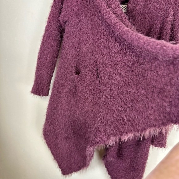 Size small. Approximately 23p2p. 33length.  Oversized. Cardigan.  Thick. Soft - Picture 5 of 8